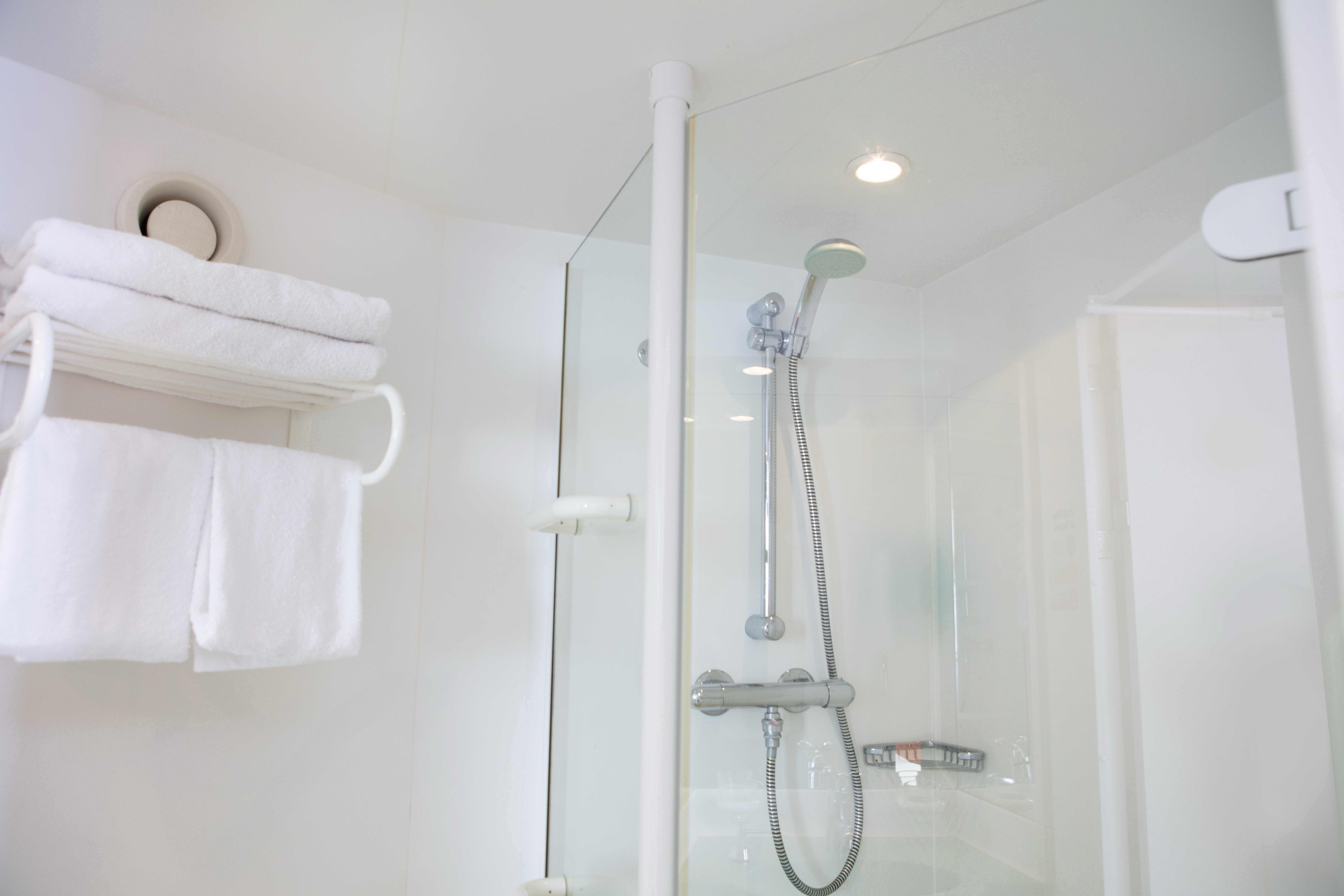 Exterior Cosmos Cabin